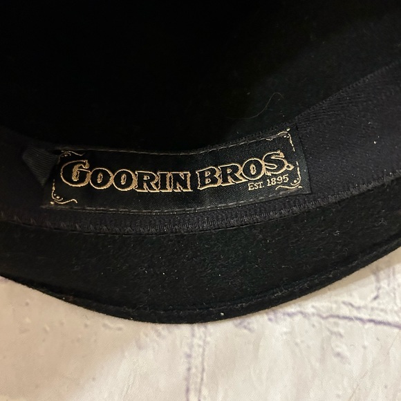 GOORIN BROS. FEDORA WOOL MENS HAT WITH FABRIC BAND AND BUTTON DETAIL - Picture 4 of 7